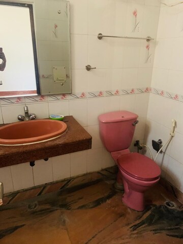 Bathroom in 3 BHK Builder Floor at South Extension ii – for Rent