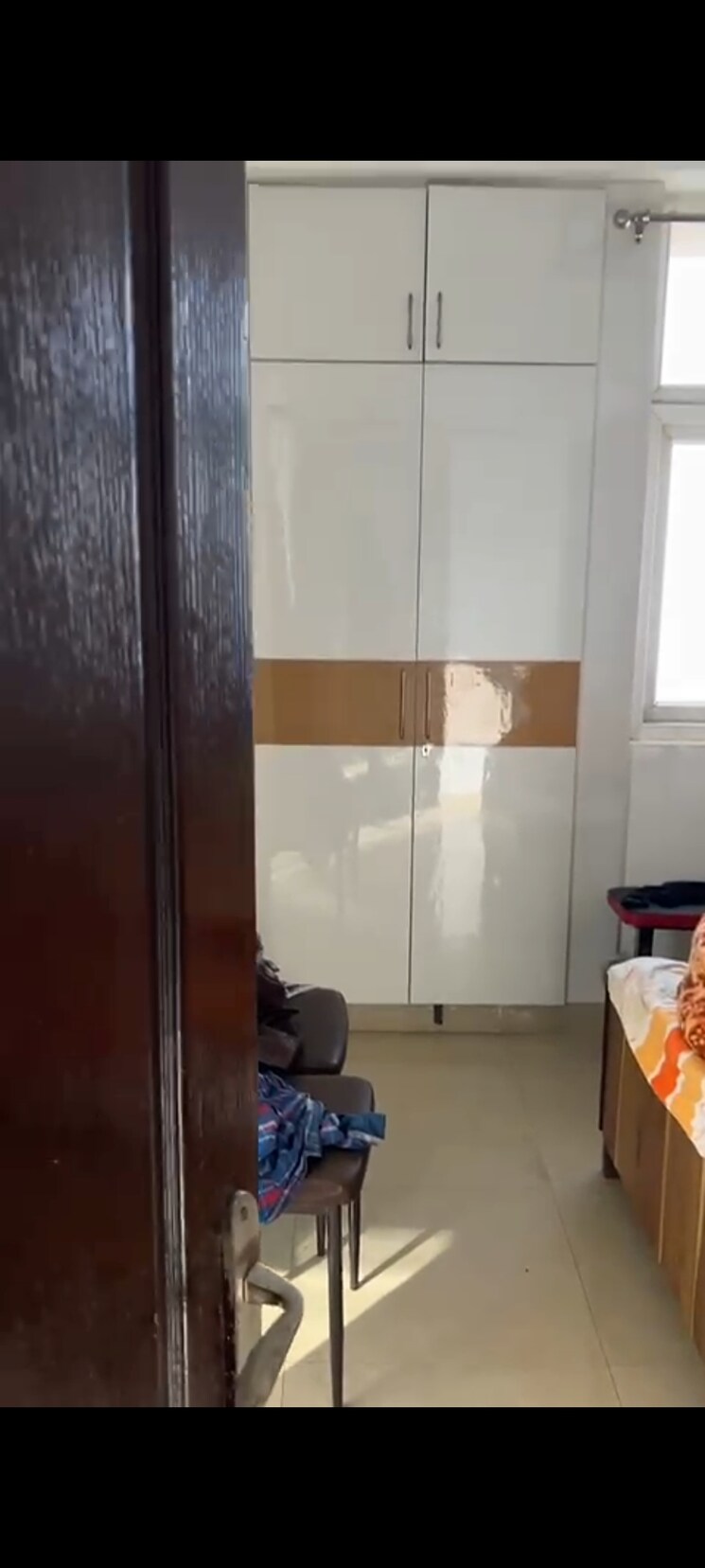 Bathroom, amrapali-princely-estate 2.5 Bedroom 1090 Sq.Ft. Apartment In Sector 76 Noida 8361584