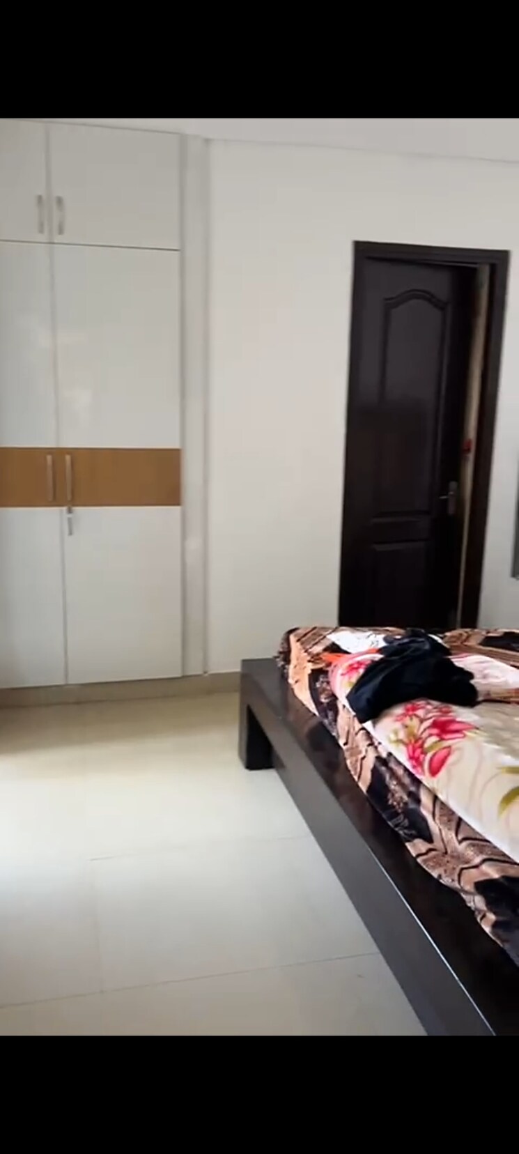Bedroom, amrapali-princely-estate 2.5 Bedroom 1090 Sq.Ft. Apartment In Sector 76 Noida 8361584