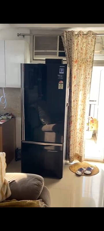 Living Room in 2.5 BHK Apartment at Amrapali Princely Estate, Sector 76 – for Sale