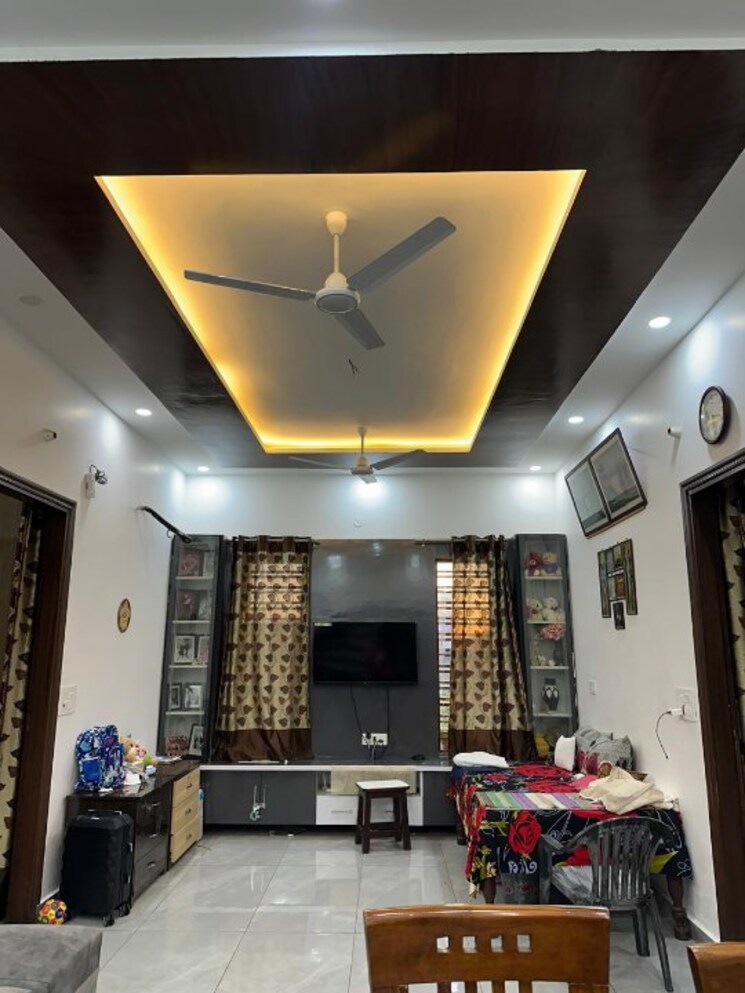 Room, sector 14 4 Bedroom 160 Sq.Yd. Independent House In Sector 14 Sonipat 8304351