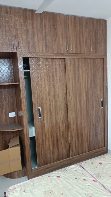 Furnished Amenities in 2 BHK Apartment at Signature Global Synera, Sector 81 – for Rent