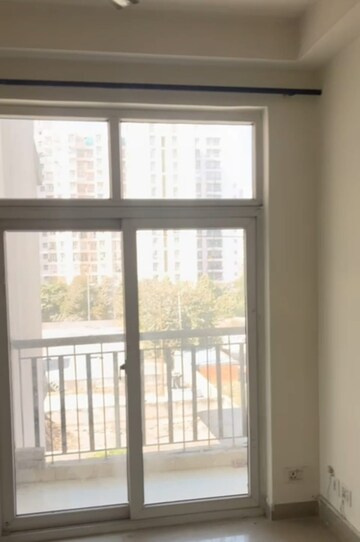 Room in 2 BHK Apartment at Amrapali Zodiac, Sector 120 – for Rent