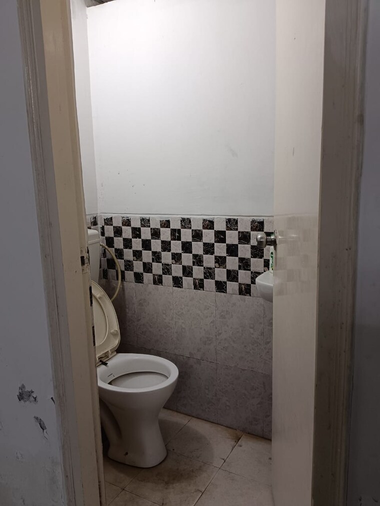 Bathroom, signature-global-synera 3 Bedroom 735 Sq.Ft. Apartment In Sector 81 Gurgaon 8361602