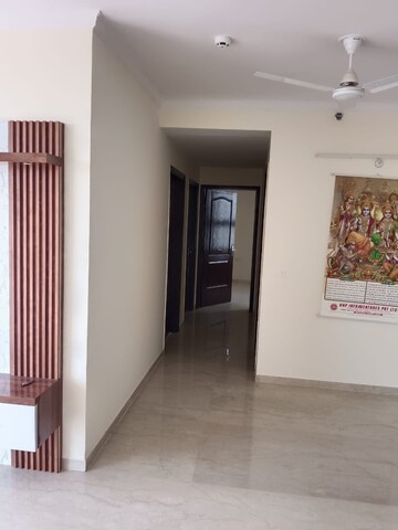 Room in 3 BHK Apartment at Omaxe The Palace, Gomti Nagar – for Rent