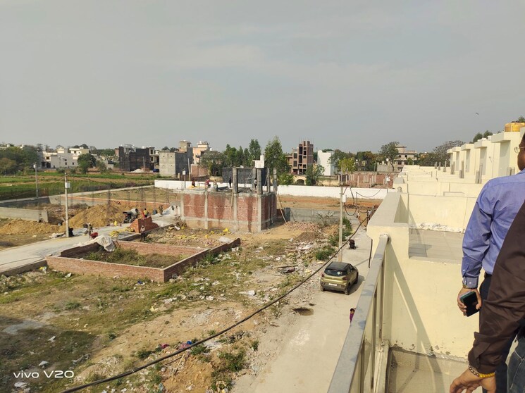 Balcony, sector 10 greater noida 3.5 Bedroom 2100 Sq.Ft. Villa In Sector 10 Greater Noida Greater Noida 8361652