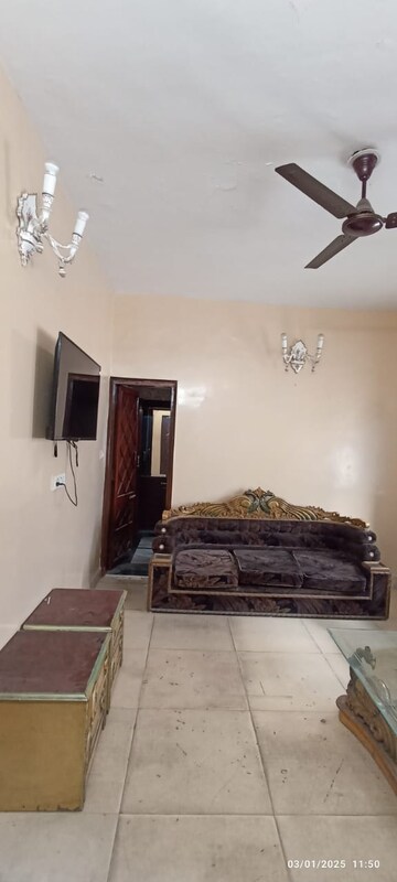 Bedroom in 2 BHK Builder Floor at South Extension ii – for Rent