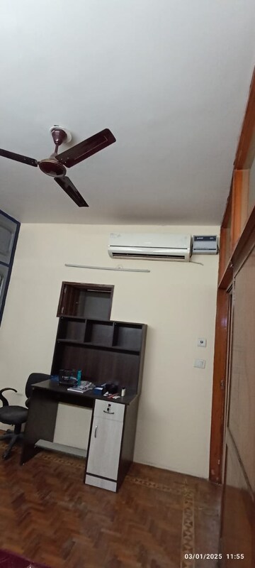 Furnished Amenities in 2 BHK Builder Floor at South Extension ii – for Rent