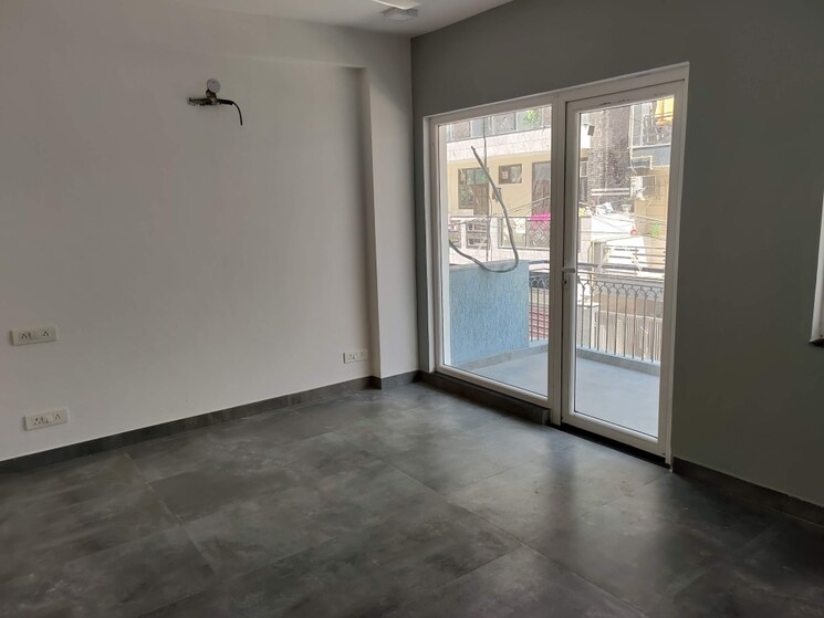 Room, igi airport area 3 Bedroom 900 Sq.Ft. Apartment In Igi Airport Area Delhi 8361748