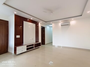 Room in 4 BHK Builder Floor at Vasant Kunj – for Rent