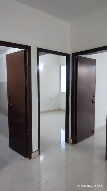 Room in 3 BHK Apartment at Signature Global Synera, Sector 81 – for Rent