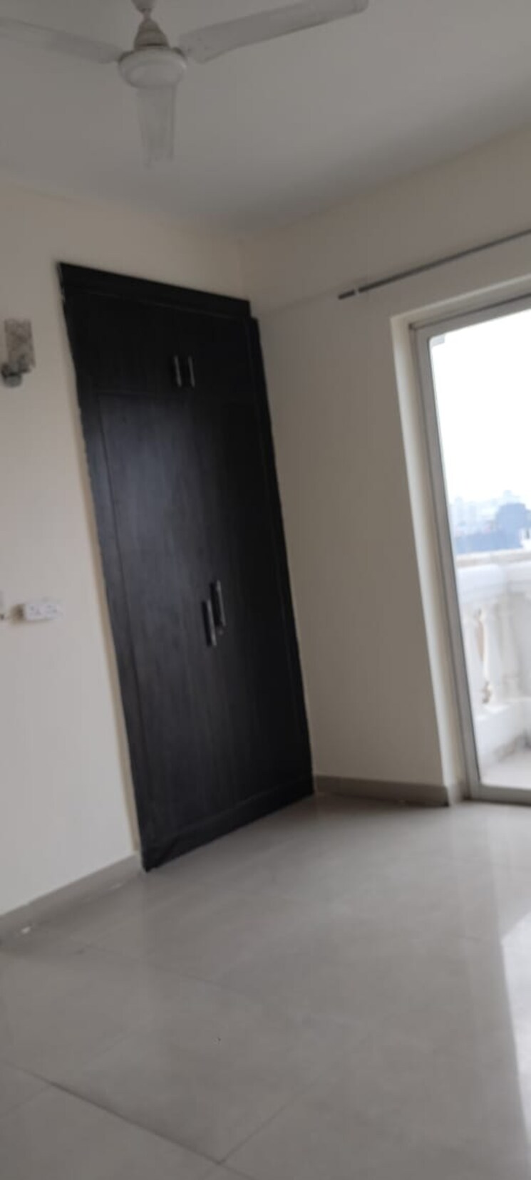 Room, pioneer-park-phase-1 2 Bedroom 1300 Sq.Ft. Apartment In Sector 61 Gurgaon 8361881