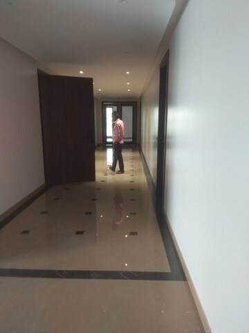 Furnished Amenities in 4 BHK Builder Floor at Maharani Bagh – for Rent