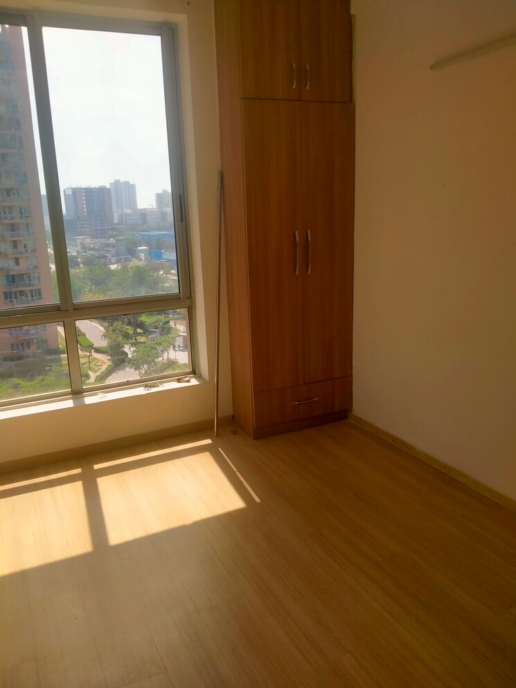 Room, pioneer-park-phase-1 3 Bedroom 1950 Sq.Ft. Apartment In Sector 61 Gurgaon 8361917