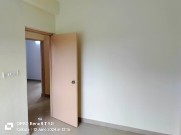 Room in 3 BHK Apartment at Joka – for Sale