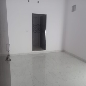 Room in 2 BHK Independent House at Gomti Nagar – for Rent
