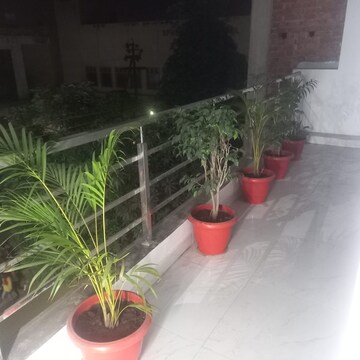 Parking in 2 BHK Independent House at Gomti Nagar – for Rent
