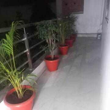 Parking in 2 BHK Independent House at Gomti Nagar – for Rent