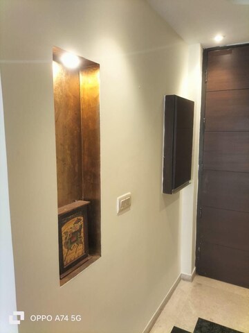 4 BHK Apartment at DLF The Royalton Tower, Dlf Phase V – for Rent