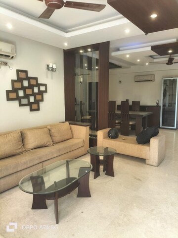 Living Room in 4 BHK Apartment at DLF The Royalton Tower, Dlf Phase V – for Rent