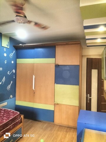 Furnished Amenities in 4 BHK Apartment at DLF The Royalton Tower, Dlf Phase V – for Rent