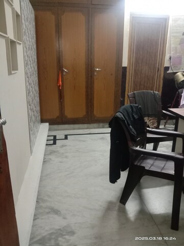 Room in 3.5 BHK Builder Floor at Rohini Sector 11 – for Sale