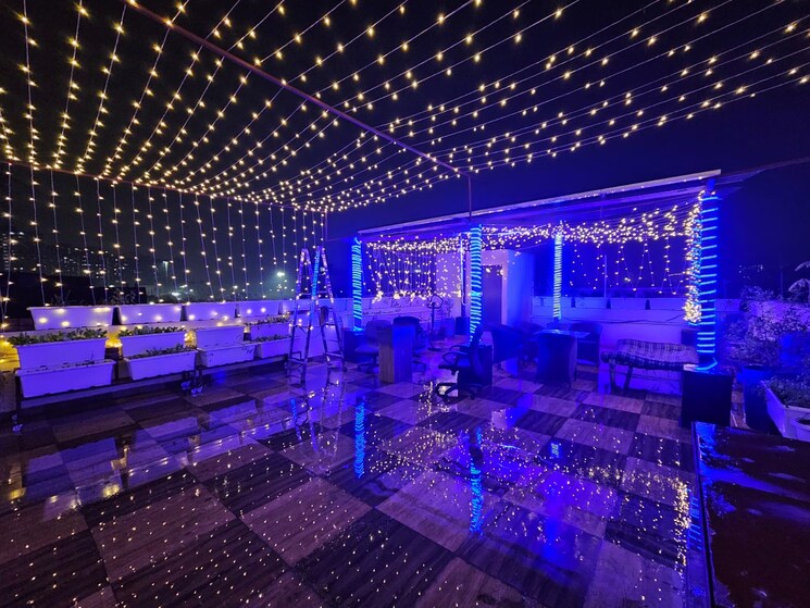 Swimming Pool, sector 117 6+ Bedroom 180 Sq.Mt. Independent House In Sector 117 Noida 8362114