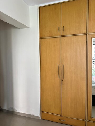 Furnished Amenities in 2.5 BHK Apartment at Raheja Acropolis, Deonar – for Rent