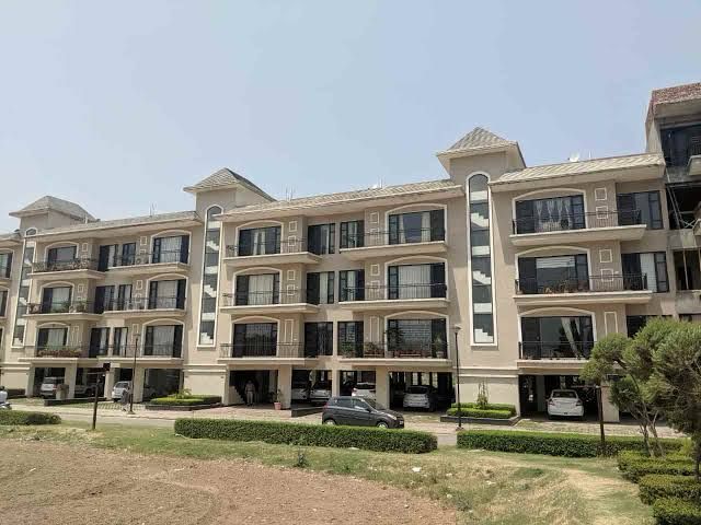 6 BHK + Extra Room 265 Sq.Yd. Villa in Manohar Singh Palm Residency