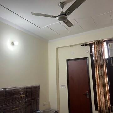 Building Lobby in 3 BHK Builder Floor at Sector 52 – for Rent