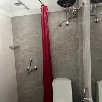 Furnished Amenities in 3 BHK Builder Floor at Sector 52 – for Rent