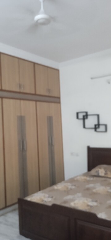 Furnished Amenities in 3 BHK Apartment at Himayat Nagar – for Rent