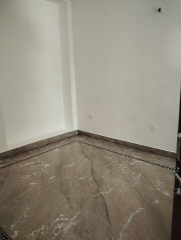 2.5 BHK Apartment For Rent in Supertech Cape Town, Sector 74
