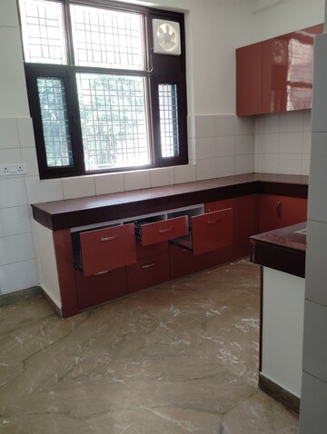 Kitchen in 2.5 BHK Apartment at Supertech Cape Town, Sector 74 – for Rent