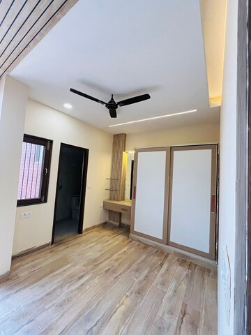 Room in 2 BHK Builder Floor at Aya Nagar – for Sale