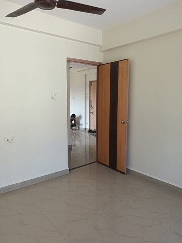Study Room in 2 BHK Apartment at Collectors Colony – for Rent