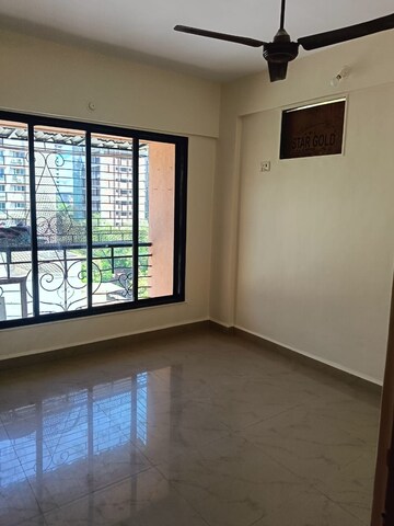 Room in 2 BHK Apartment at Collectors Colony – for Rent