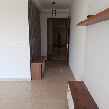 Room in 3.5 BHK Apartment at Prestige Woodland Park, Cooke Town – for Rent