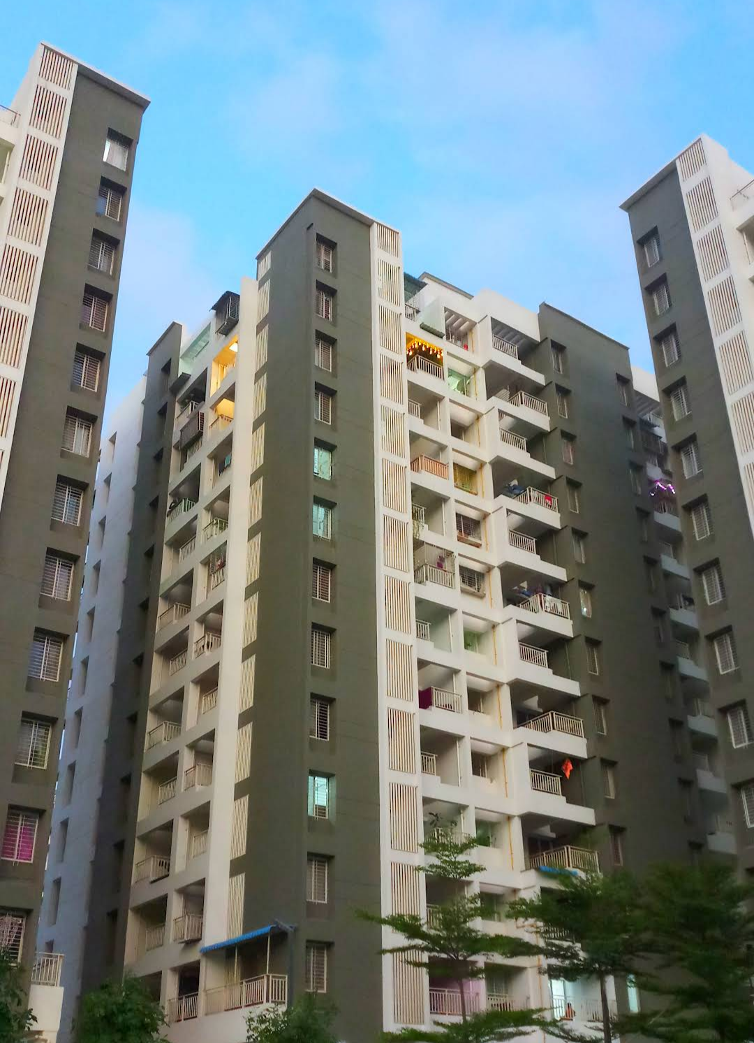 2 BHK + Servant Room Apartment For Sale in Majestique Manhattan Wagh