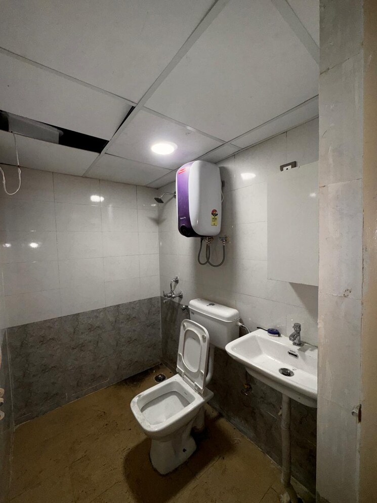 Bathroom, rof-aalayas-phase-2 3 Bedroom 864 Sq.Ft. Apartment In Sector 102 Gurgaon 8362662