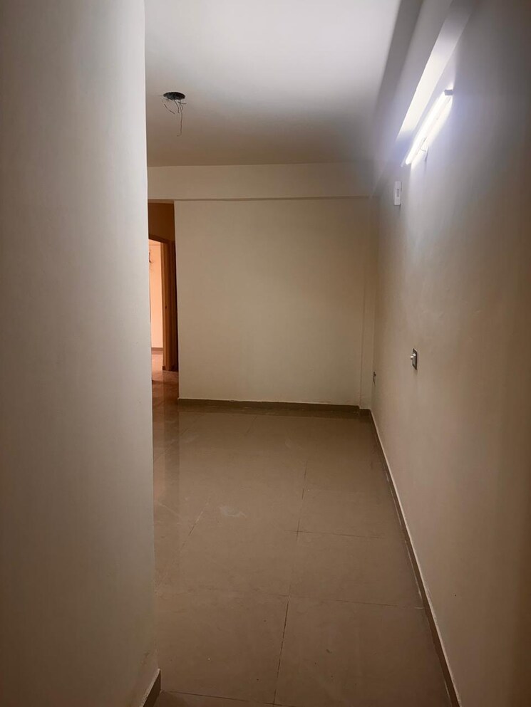 Room, rof-aalayas-phase-2 3 Bedroom 864 Sq.Ft. Apartment In Sector 102 Gurgaon 8362662