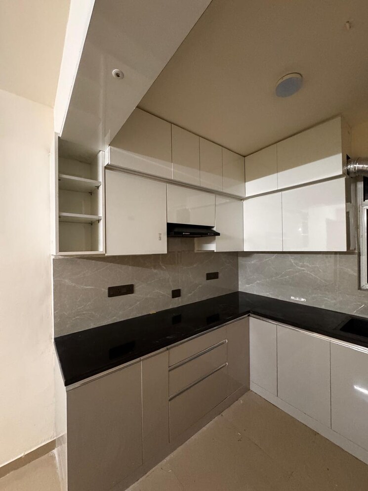 Kitchen, rof-aalayas-phase-2 3 Bedroom 864 Sq.Ft. Apartment In Sector 102 Gurgaon 8362662