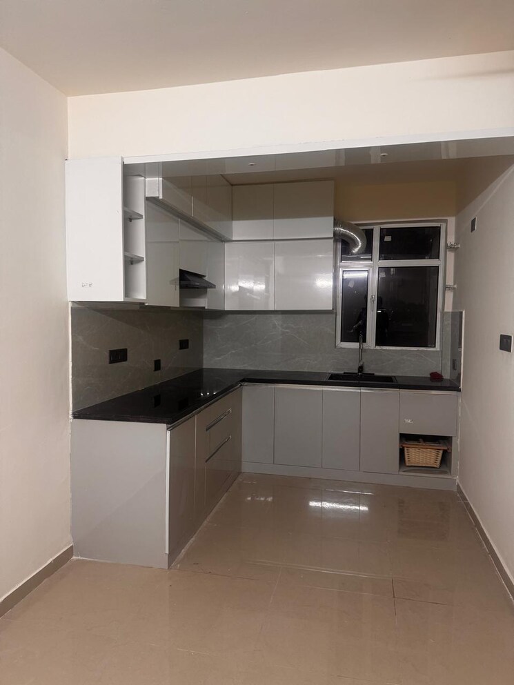 Kitchen, rof-aalayas-phase-2 3 Bedroom 864 Sq.Ft. Apartment In Sector 102 Gurgaon 8362662