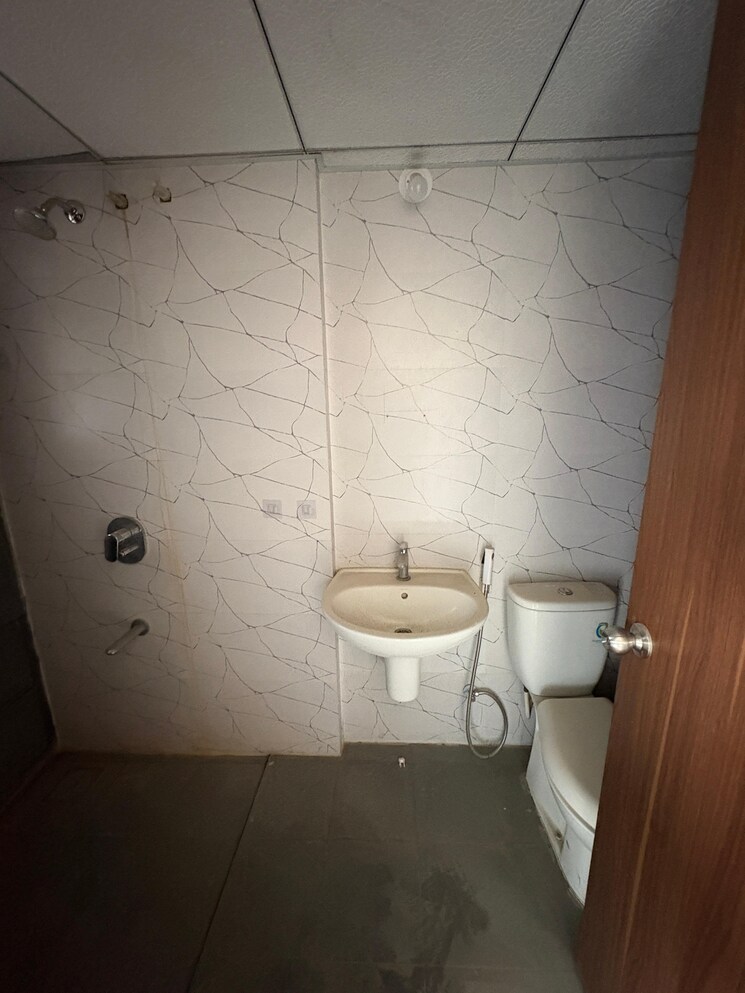 Bathroom, gagan-adira 3 Bedroom 1000 Sq.Ft. Apartment In Wagholi Pune 8363018