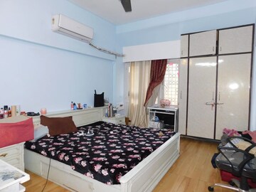 Bedroom in 3 BHK Apartment at South Delhi – for Rent