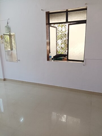 Living Room in 1.5 BHK Apartment at Union Park – for Rent
