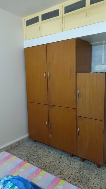 Furnished Amenities in 2 BHK Apartment at Swastik Park, Chembur – for Rent