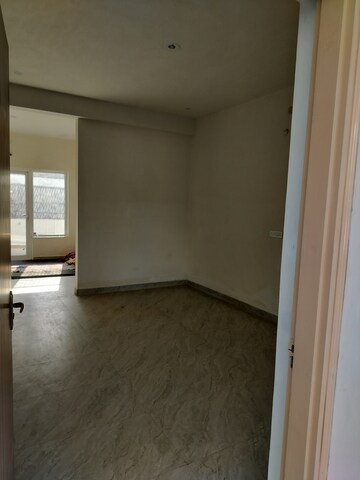Room in 3 BHK Independent House at Nirala Greenshire, Sector 2 Greater Noida – for Rent
