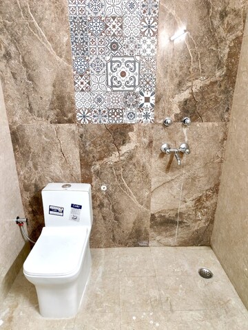 Bathroom in 1 BHK Builder Floor at Unitech Uniworld City, Sector 30 – for Rent