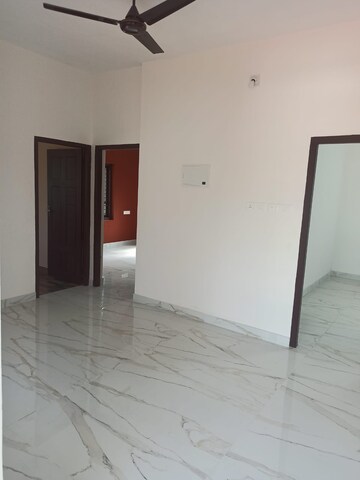 Room in 6+ BHK Apartment at Murinjapalam – for Sale